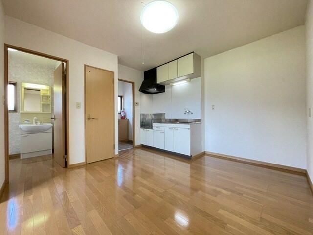 3DK Apartment for Rent in Tsuru City, Yamanashi | 55.9 sqm - Thumbnail 2