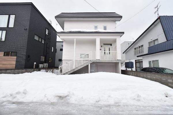 4LDK Detached House for Sale in Central Sapporo, Hokkaido - Thumbnail 2
