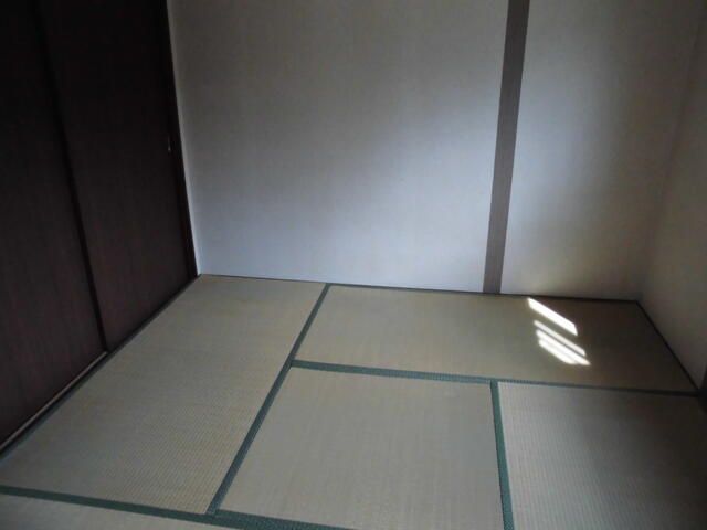Westland 2K Apartment for Rent in Minami-Alps City, Yamanashi - Thumbnail 4