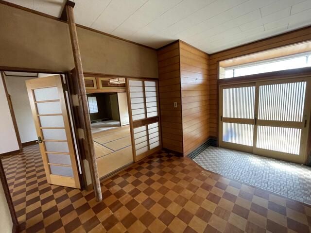Pre-owned 8DK House in Tsuruoka City, Yamagata - 174.12 sqm - Thumbnail 4