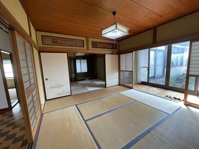 Pre-owned 8DK House in Tsuruoka City, Yamagata - 174.12 sqm - Thumbnail 2