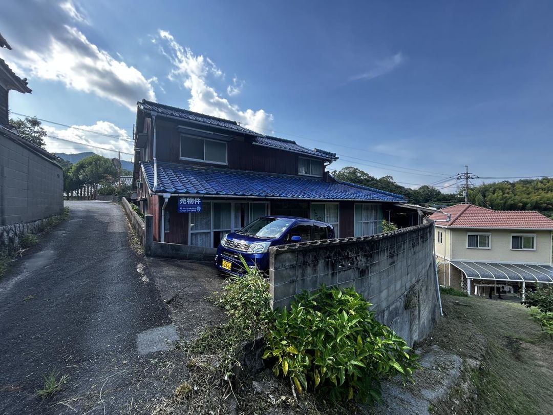 3LDK House with Large Garden for Sale in Iwakuni, Yamaguchi - Thumbnail 2