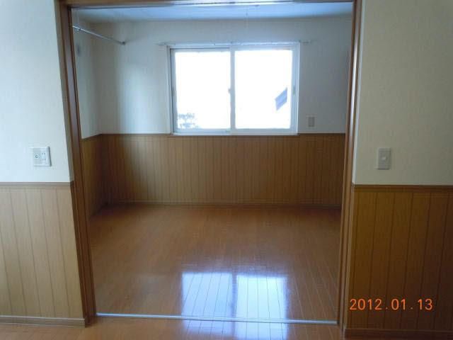 1LDK Apartment for Rent near Yurigahara Station, Sapporo - Thumbnail 3