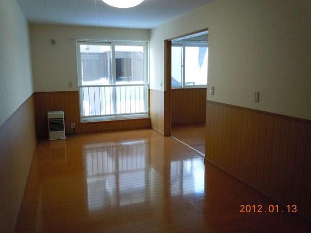 1LDK Apartment for Rent near Yurigahara Station, Sapporo - Thumbnail 2