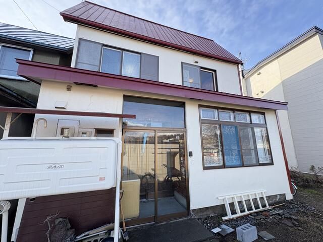 4LDK Wooden House for Sale in Otaru, Hokkaido with Parking Lot - Thumbnail 2