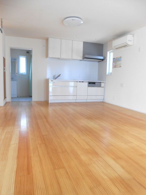 3-Year-Old 2LDK House with Geothermal Heating in Yukuhashi - Image 22