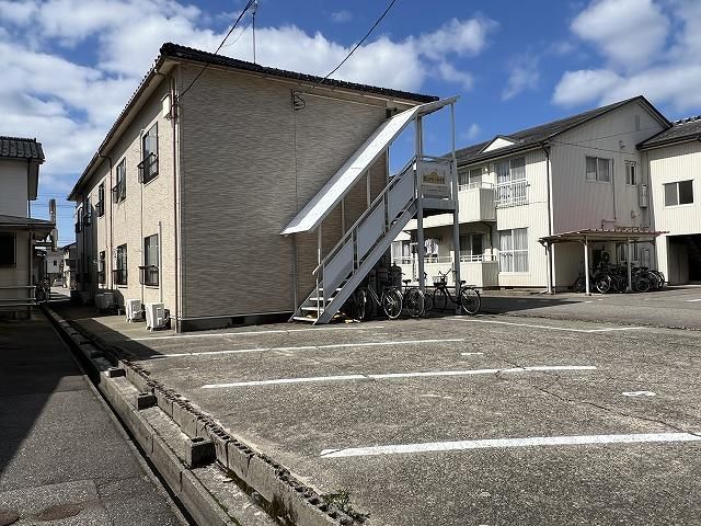 Apartment Building for Sale in Kanazawa, Ishikawa – 248m² - Thumbnail 2