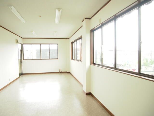 Office for Rent in Utsunomiya, Tochigi - 32.4 sqm - Thumbnail 3