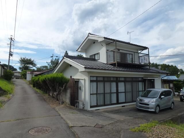Rural Nagano Property with Main House, Separate Building & Farmland - Image 7