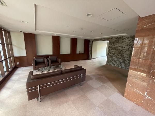 4LDK Condo for Sale in Sapporo's Sumikawa, Near Subway Station - Thumbnail 3