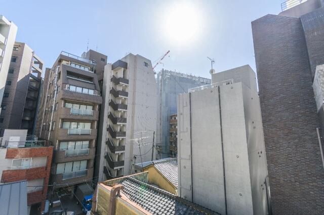 Modern 1R Apartment in Shinjuku, Tokyo - 15.41m² - Thumbnail 2