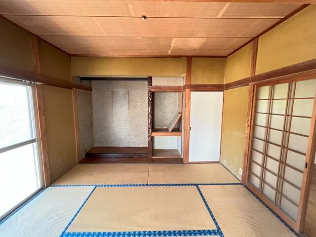 4K Detached House with Garden and Parking in Hiji Town, Oita - Thumbnail 3