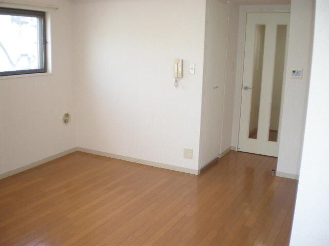 Beverly Homes Higashi-Azabu 1LDK Apartment for Sale - Thumbnail 3
