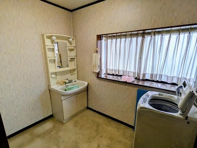 Spacious 6DK House on Large Corner Lot in Quiet Gyoda, Saitama - Thumbnail 3