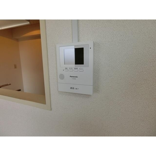 Renovated 1LDK Apartment with Free Rent Month in Kaga City - Thumbnail 3