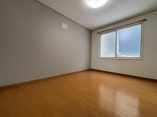 8-Unit Apartment Building for Sale in Takikawa, Hokkaido - Thumbnail 4