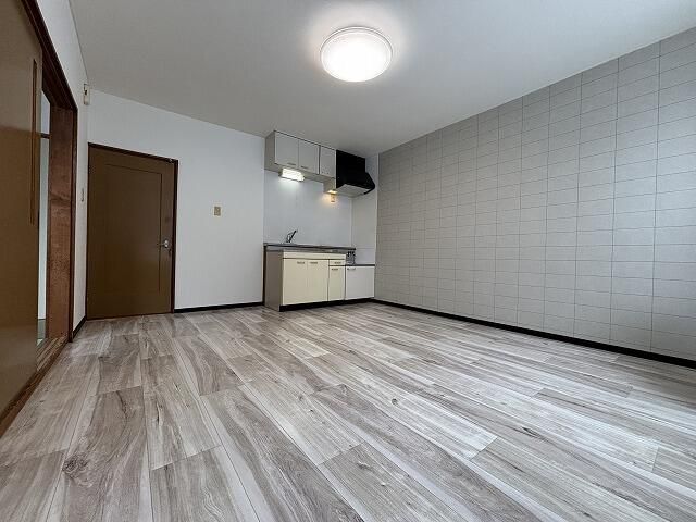 8-Unit Apartment Building for Sale in Takikawa, Hokkaido - Thumbnail 3