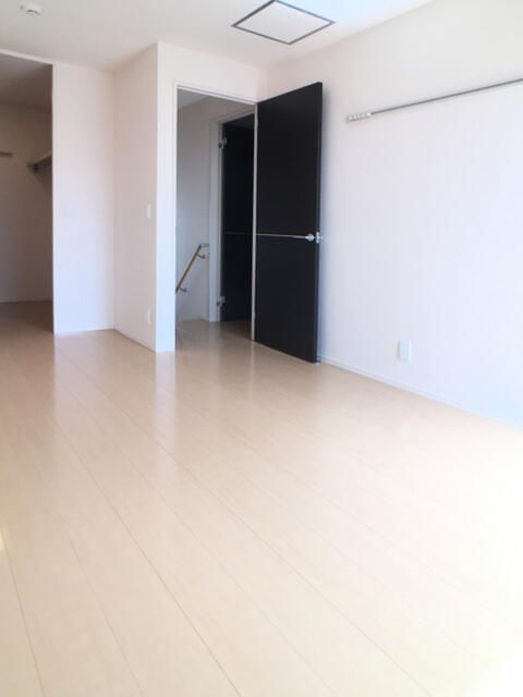 2LDK Terrace House in Machida, Tokyo for Rent - Thumbnail 3