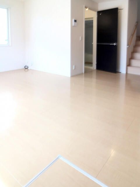 2LDK Terrace House in Machida, Tokyo for Rent - Thumbnail 4