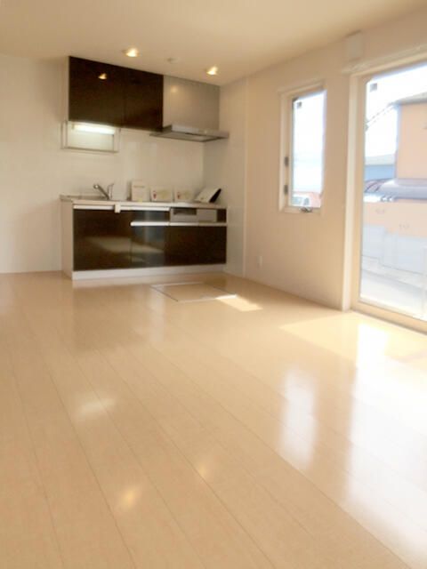 2LDK Terrace House in Machida, Tokyo for Rent - Thumbnail 2