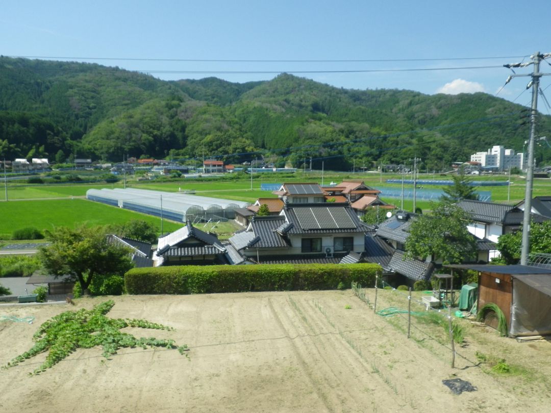 Spacious 5K House on Hillside Plot in Maniwa, Okayama - Thumbnail 4