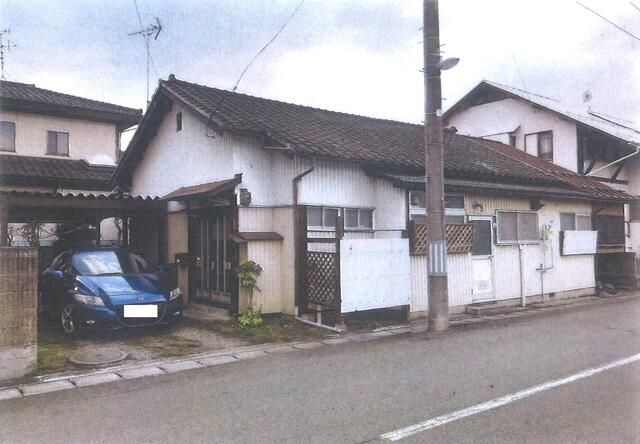 1953 Wooden House on 212 sqm Land in Yamagata City - Thumbnail 2