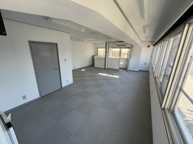Commercial Maisonette for Rent in Suginami, Tokyo - 143.1 sqm - Thumbnail 2