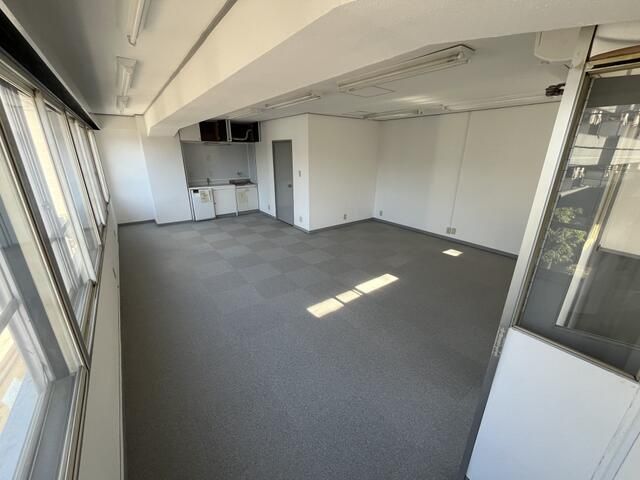 Commercial Maisonette for Rent in Suginami, Tokyo - 143.1 sqm - Thumbnail 3