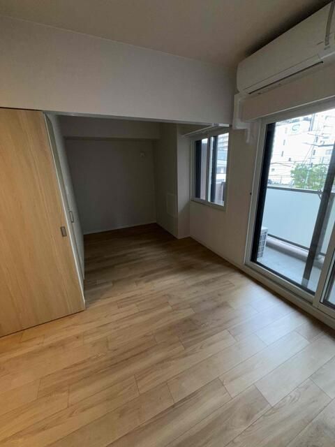 2LDK Corner Unit for Sale in Central Sapporo, Hokkaido - Thumbnail 3