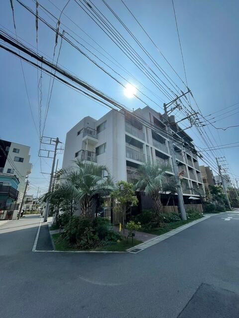 Modern 2LDK Apartment with Sea View in Fujisawa, Kanagawa - Thumbnail 2
