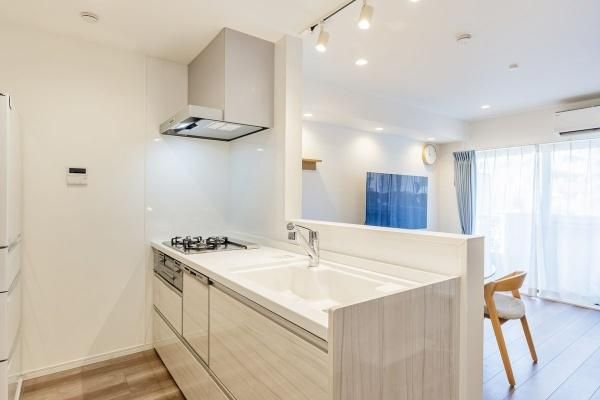 2LDK Apartment for Sale in Sumida-ku, Tokyo 56.70m² - Thumbnail 4