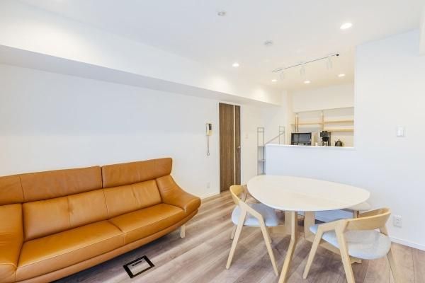 2LDK Apartment for Sale in Sumida-ku, Tokyo 56.70m² - Thumbnail 3