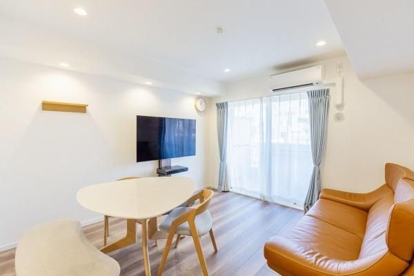2LDK Apartment for Sale in Sumida-ku, Tokyo 56.70m² - Thumbnail 2
