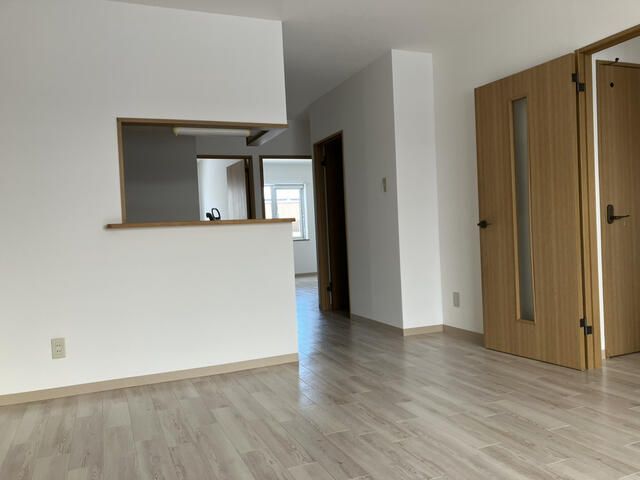 2LDK Apartment for Rent in Shiroishi-ku, Sapporo - Thumbnail 2