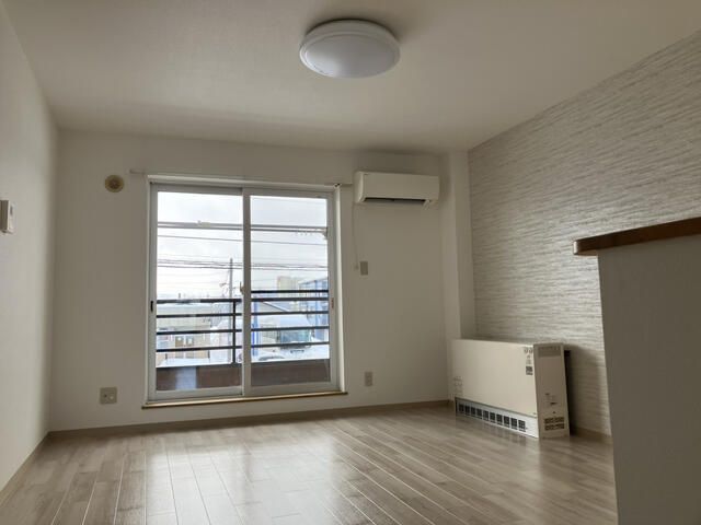 2LDK Apartment for Rent in Shiroishi-ku, Sapporo - Thumbnail 4