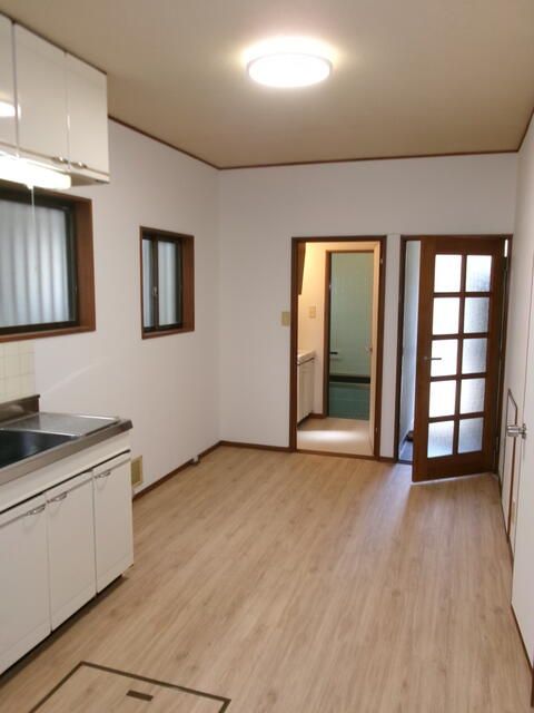 4DK House for Rent in Yokosuka, Kanagawa – 68.71m² - Thumbnail 2