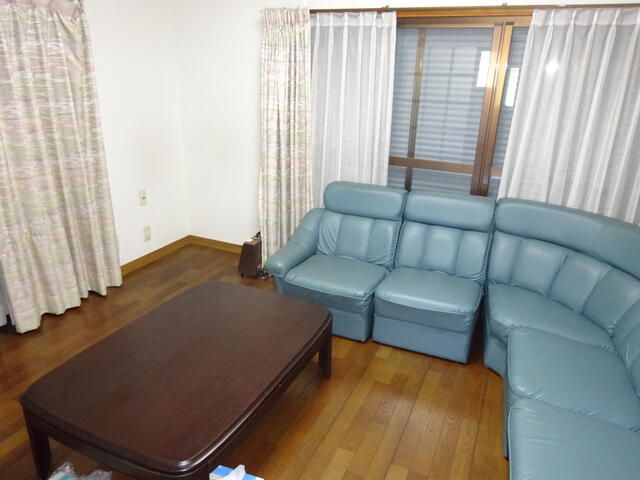 6DK House for Sale in Saeki, Oita with Large Garden and Parking - Thumbnail 4
