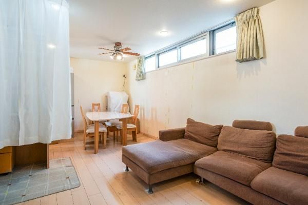 3LDK Wooden House for Sale in Setagaya, Tokyo - Thumbnail 2