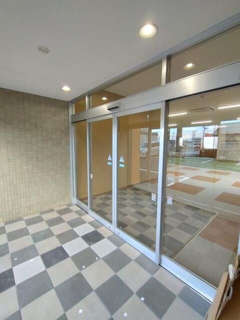 Commercial Space for Rent in Higashi Ward, Niigata City - Thumbnail 2