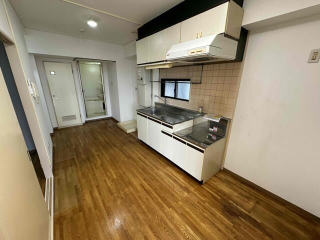 2DK Apartment for Rent in Minami-Senju, Arakawa Ward, Tokyo - Thumbnail 2
