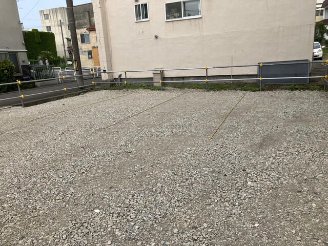 14-Space Parking Lot for Rent in Central Otaru, Hokkaido - Thumbnail 4
