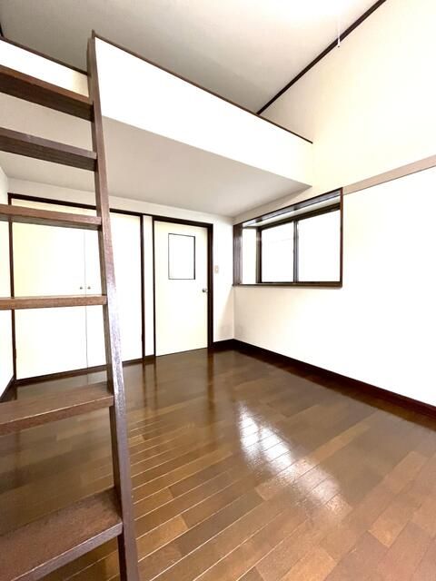 1K Apartment for Rent Near Hanakoganei Station, Kodaira, Tokyo - Thumbnail 4