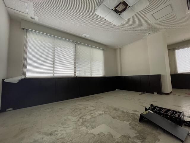 Yonezawa Office for Rent | 67.06 sqm Corner Unit in RC Building - Thumbnail 2