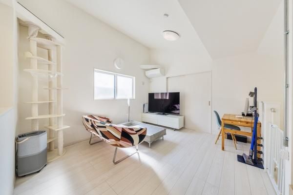 Modern 2022 Wooden House in Shinjuku, Tokyo with Parking - Thumbnail 3