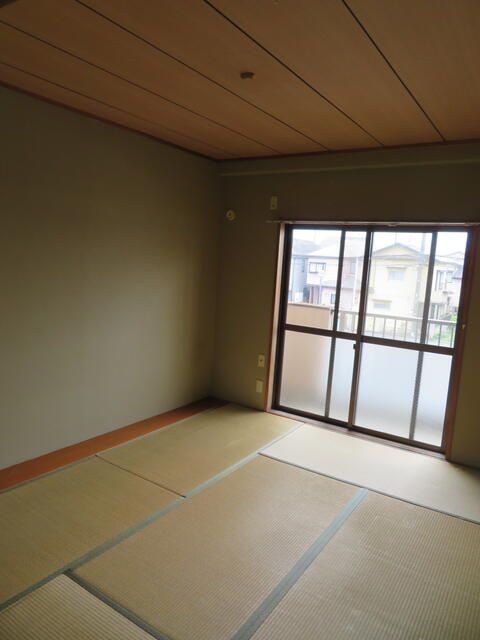 3DK Apartment for Rent in Musashimurayama, Tokyo - Thumbnail 2