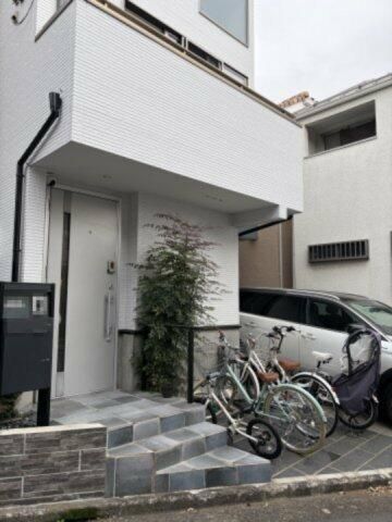 Modern 1SLDK House for Rent in Shinagawa, Tokyo - Thumbnail 2