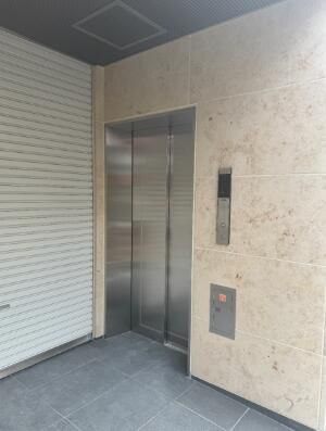 Sunbright Ue-Takada Building: New Commercial Space in Nakano, Tokyo - Thumbnail 2