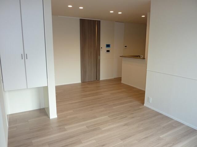 New 2LDK Apartment for Rent in Nerima, Tokyo - 60.86 sqm - Thumbnail 4