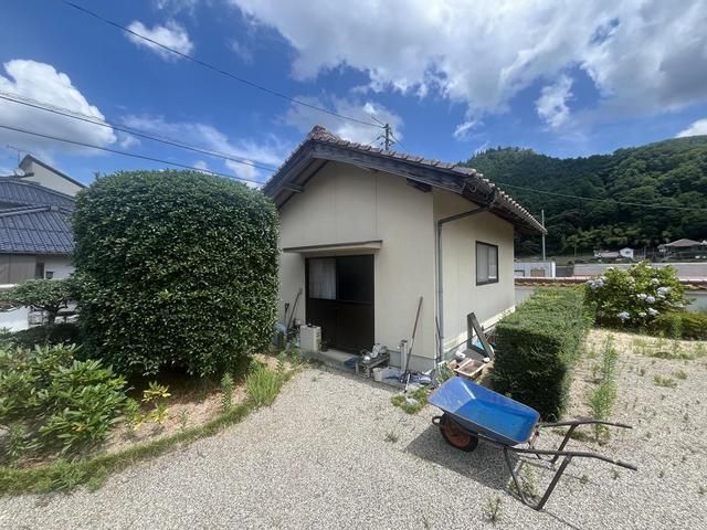 5SLDK House on 702 sqm Land in Akiota, Hiroshima for Sale - Thumbnail 2