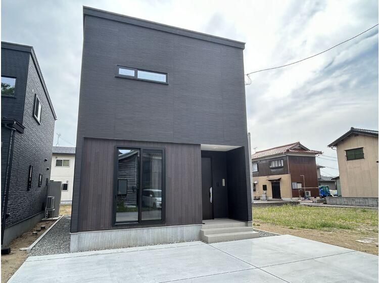 New 4LDK House for Sale in Nomi City, Ishikawa - Main Image